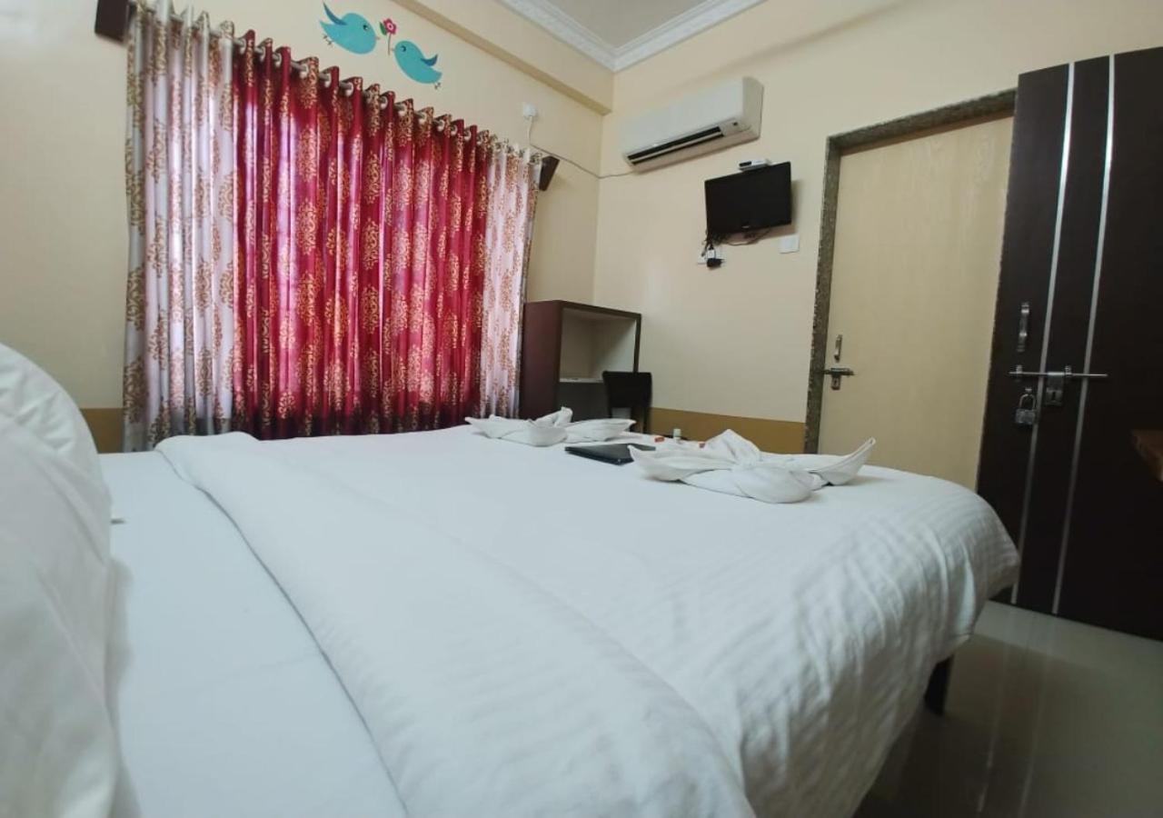 Hotel Yogiraj Ширди Экстерьер фото