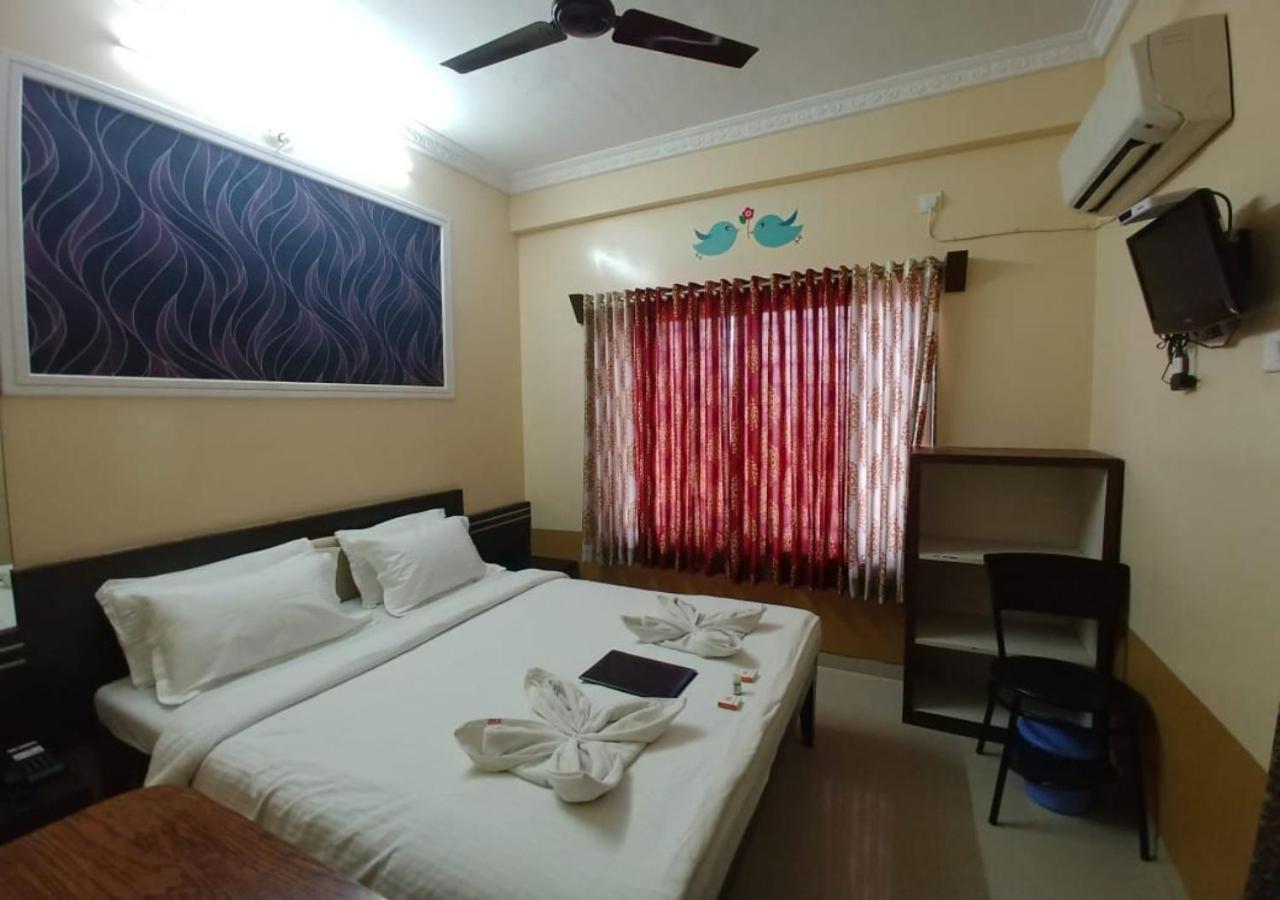 Hotel Yogiraj Ширди Экстерьер фото