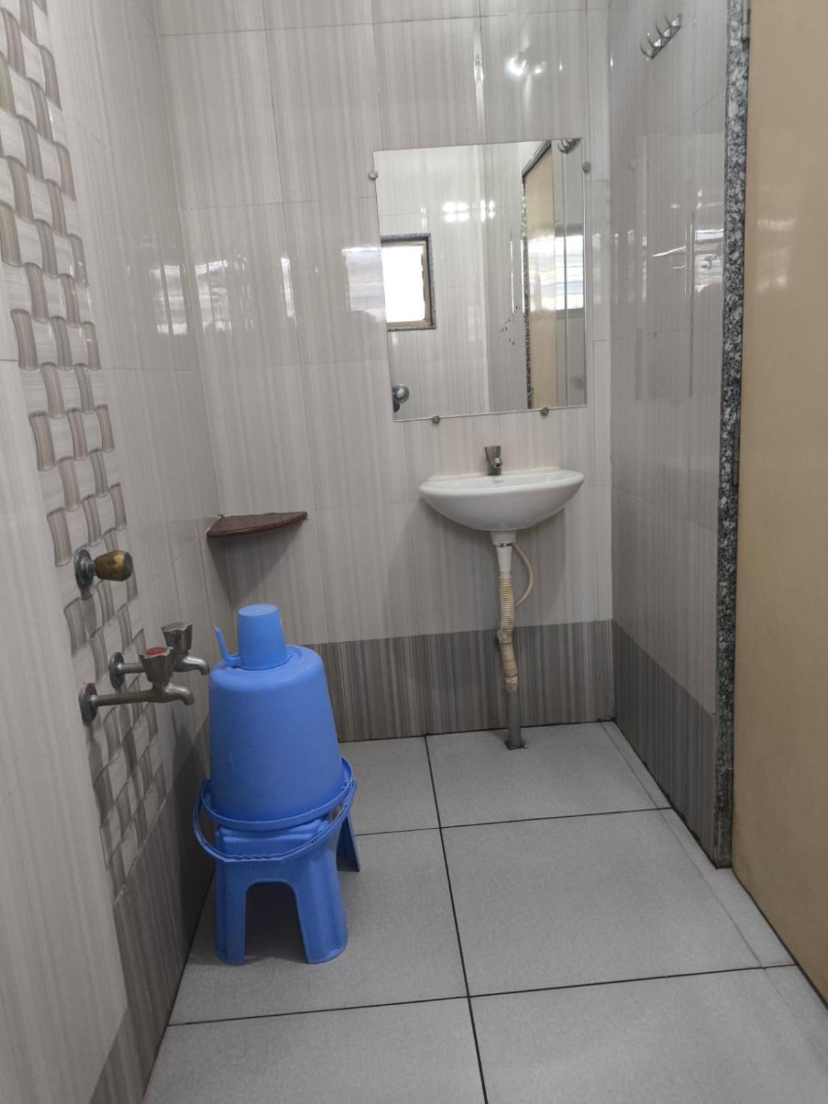 Hotel Yogiraj Ширди Экстерьер фото